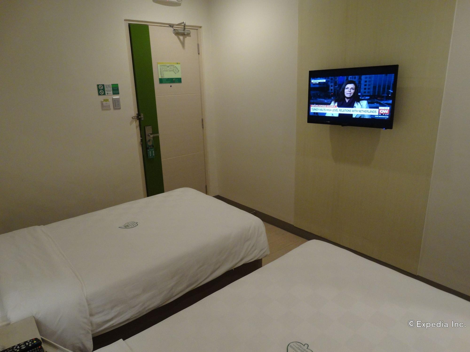 Go Hotels Lanang - Davao Stadt Exterior foto