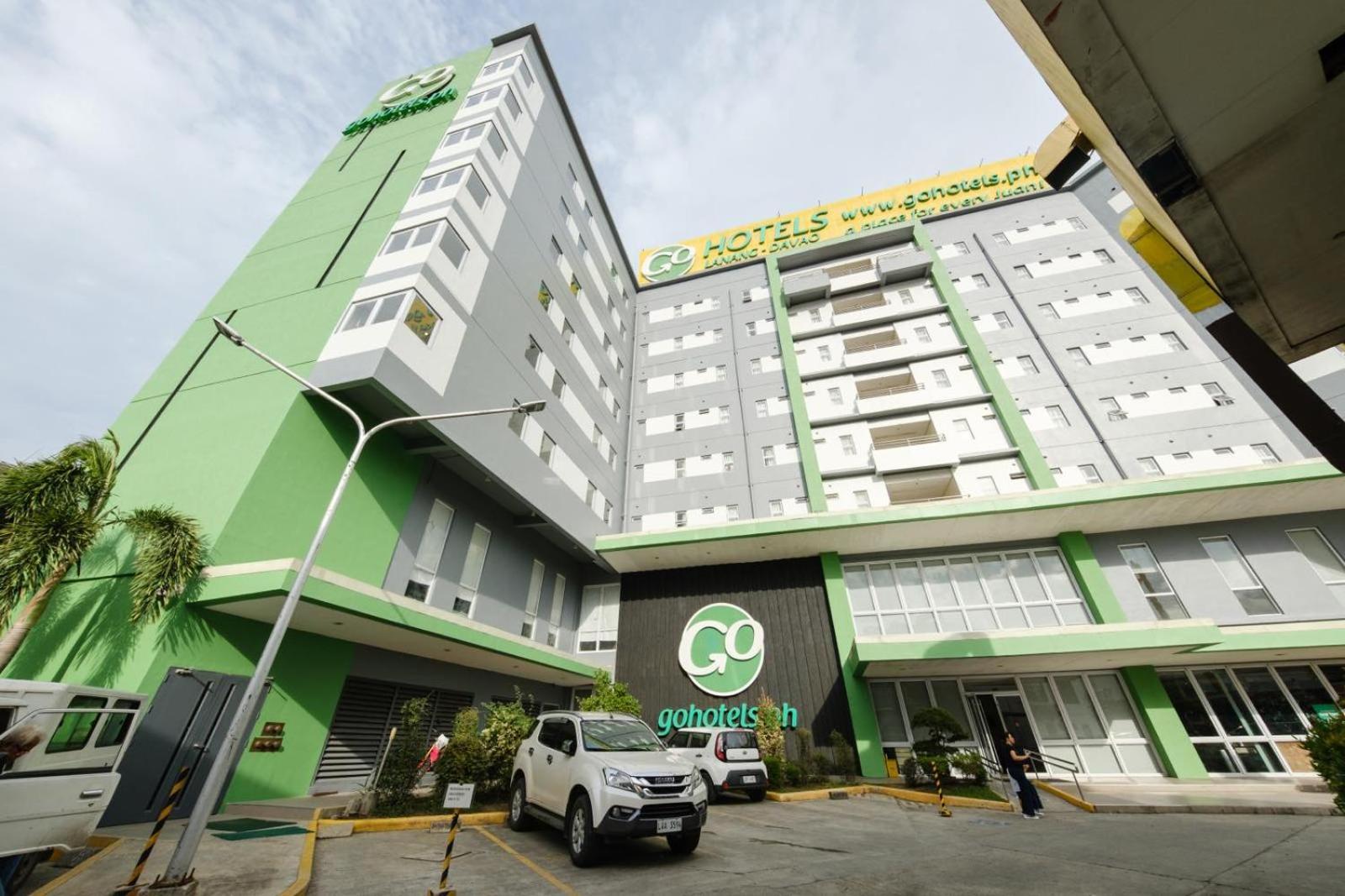 Go Hotels Lanang - Davao Stadt Exterior foto
