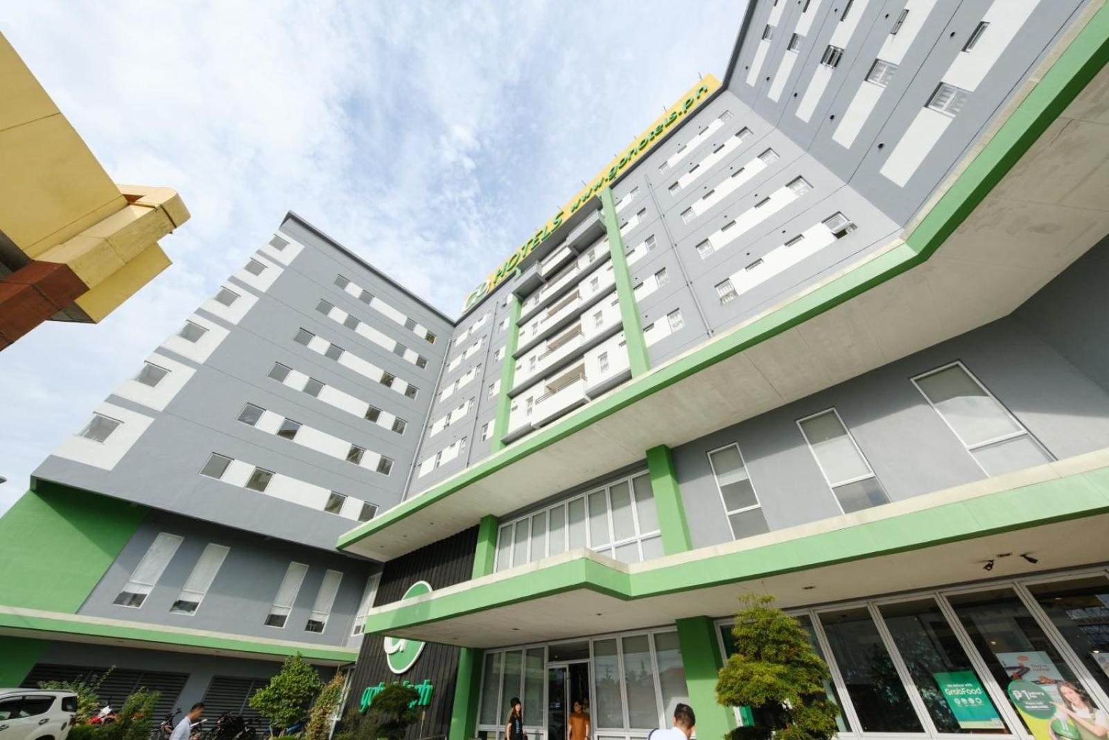 Go Hotels Lanang - Davao Stadt Exterior foto