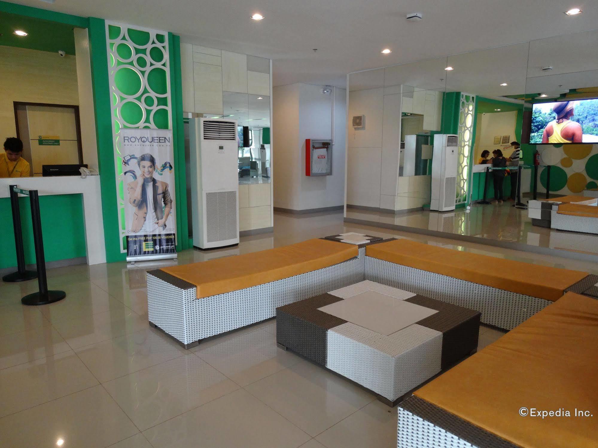 Go Hotels Lanang - Davao Stadt Exterior foto