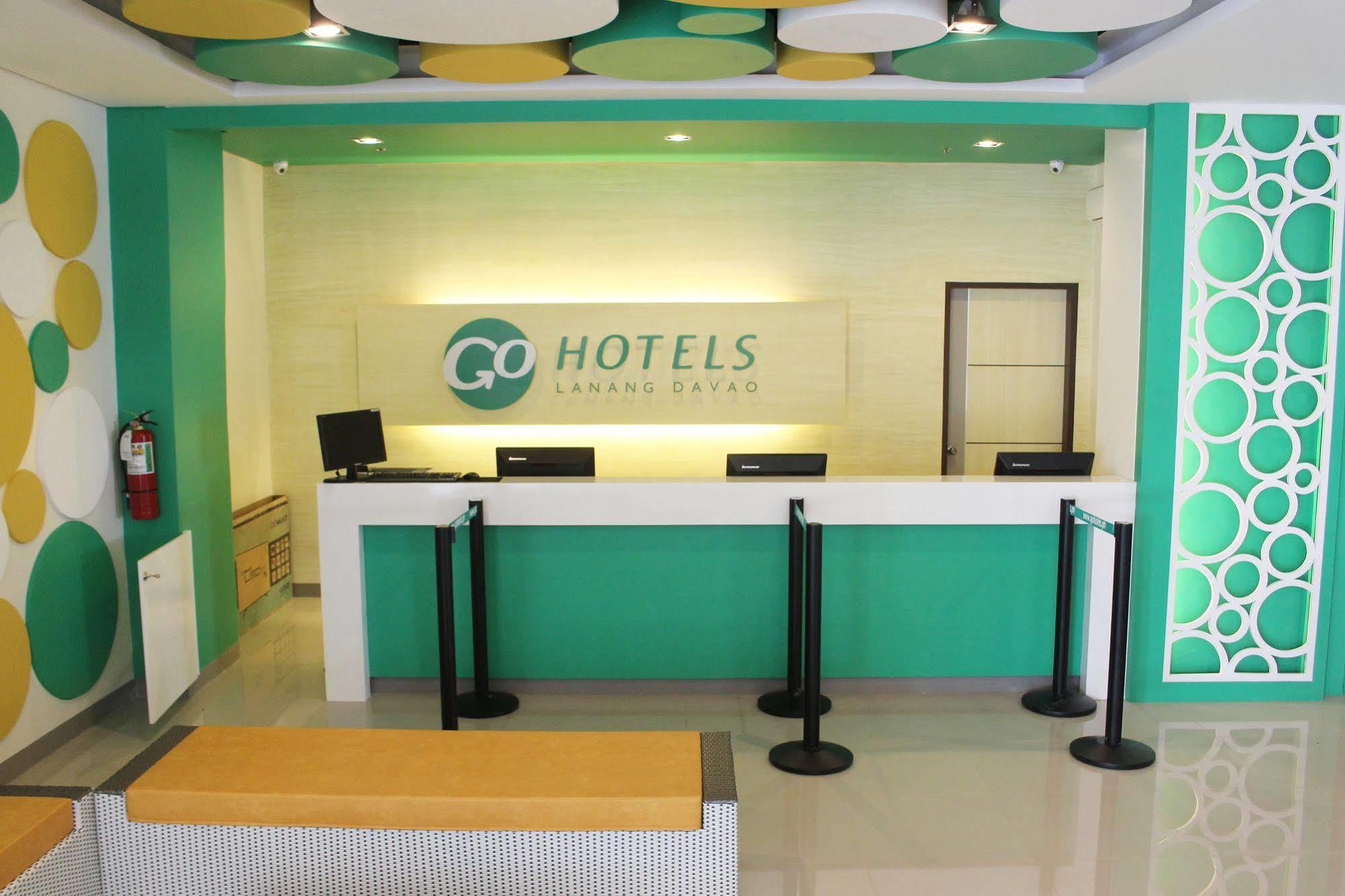 Go Hotels Lanang - Davao Stadt Exterior foto
